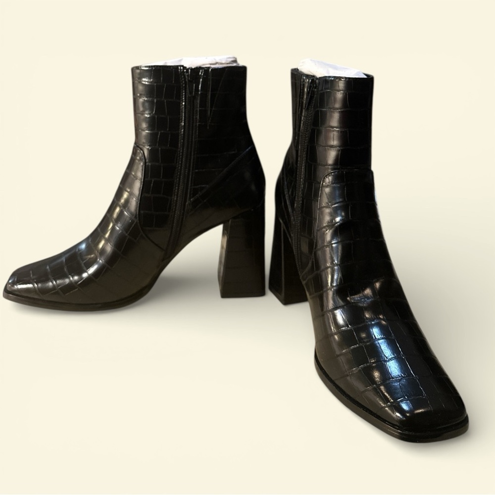 Lisa Vicky Craze-V Black Croc Embossed Ankle Boots Size 9 New in Box - Picture 3 of 7